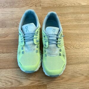 On Cloud Training Shoe